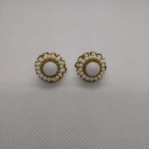 Vintage Faux Pearl Gold Tone Non Pierced ScrewBack